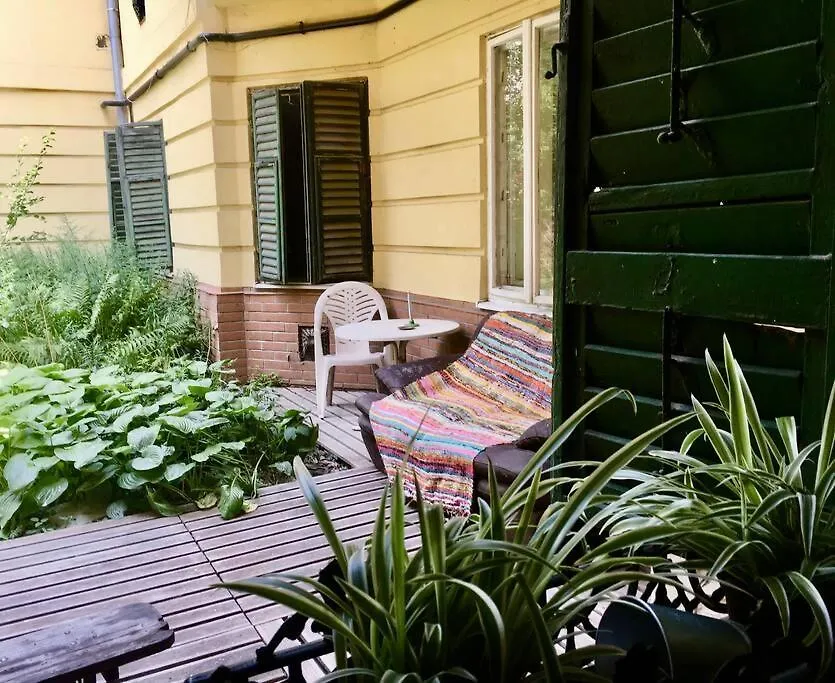 Vintage Studio Apartment, Garden And Free Parking Budapeszt Apartament