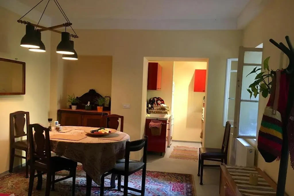 Vintage Studio Apartment, Garden And Free Parking Budapeszt