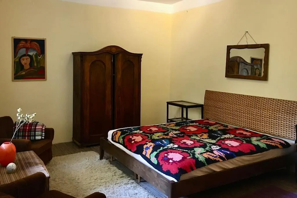 Apartment Vintage Studio Apartment, Garden And Free Parking Budapest Ungarn